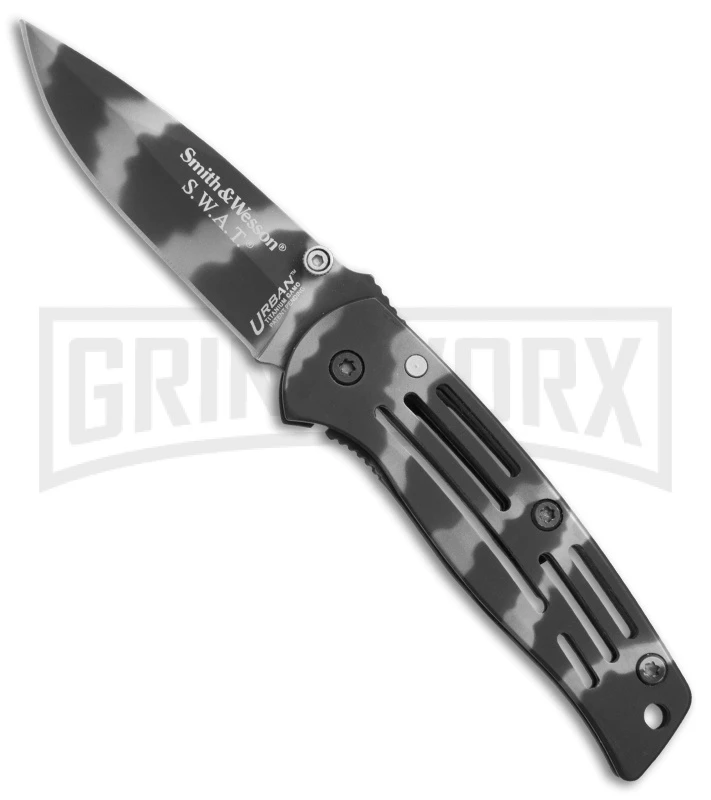 Smith & Wesson Camo Baby Frame Lock Manual Folding Knife - Urban Camo Plain 1 Smith & Wesson Camo Baby Frame Lock Manual Folding Knife - Urban Camo Plain